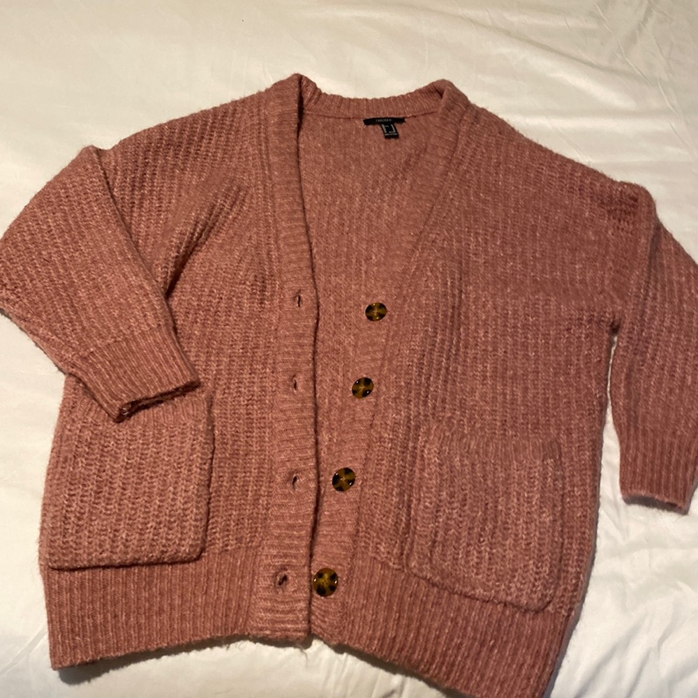 Medium oversized light pink cardigan
